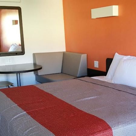 Motel 6-Blue Springs, Mo Ngoại thất bức ảnh