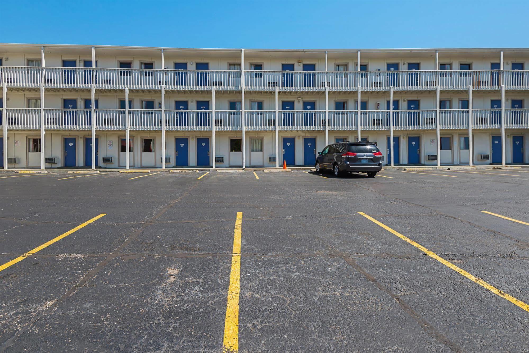 Motel 6-Blue Springs, Mo Ngoại thất bức ảnh