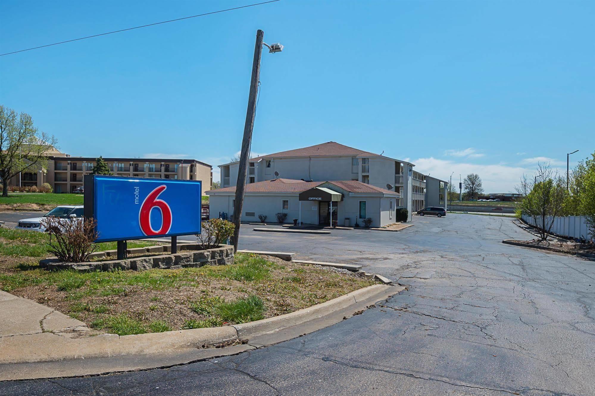 Motel 6-Blue Springs, Mo Ngoại thất bức ảnh