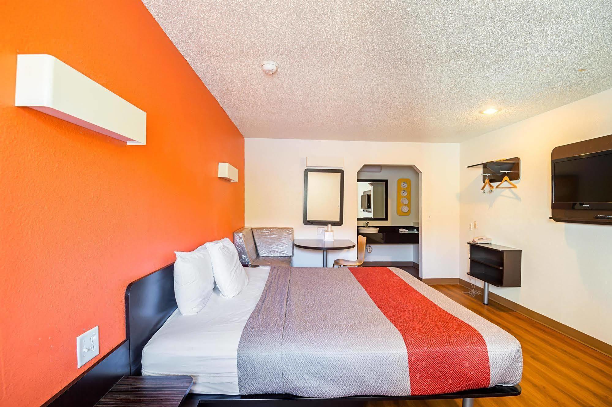 Motel 6-Blue Springs, Mo Ngoại thất bức ảnh