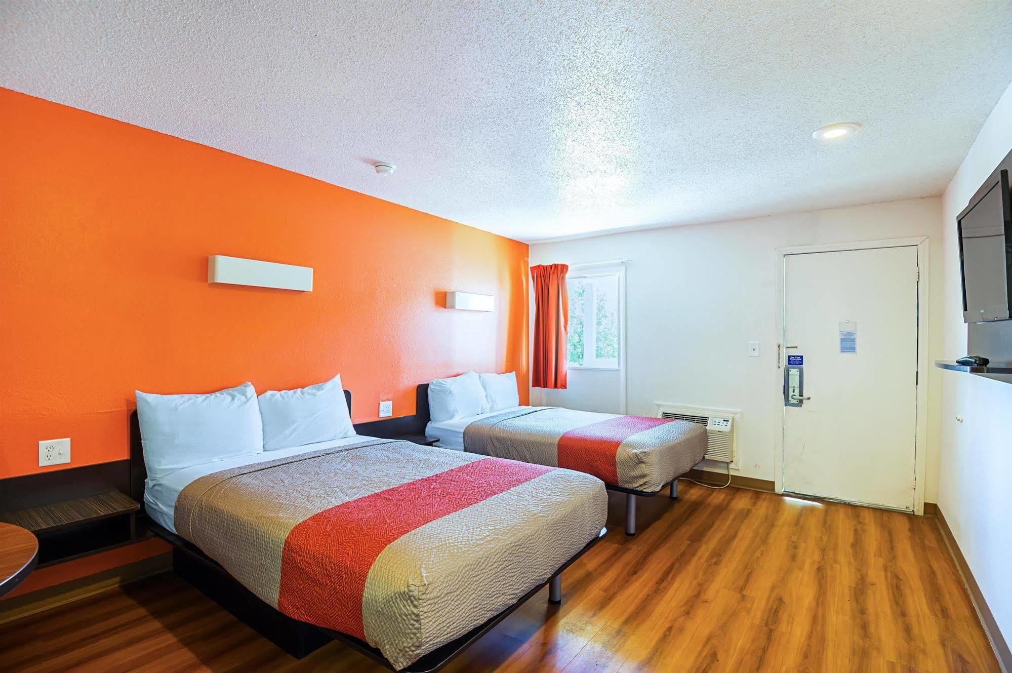 Motel 6-Blue Springs, Mo Ngoại thất bức ảnh