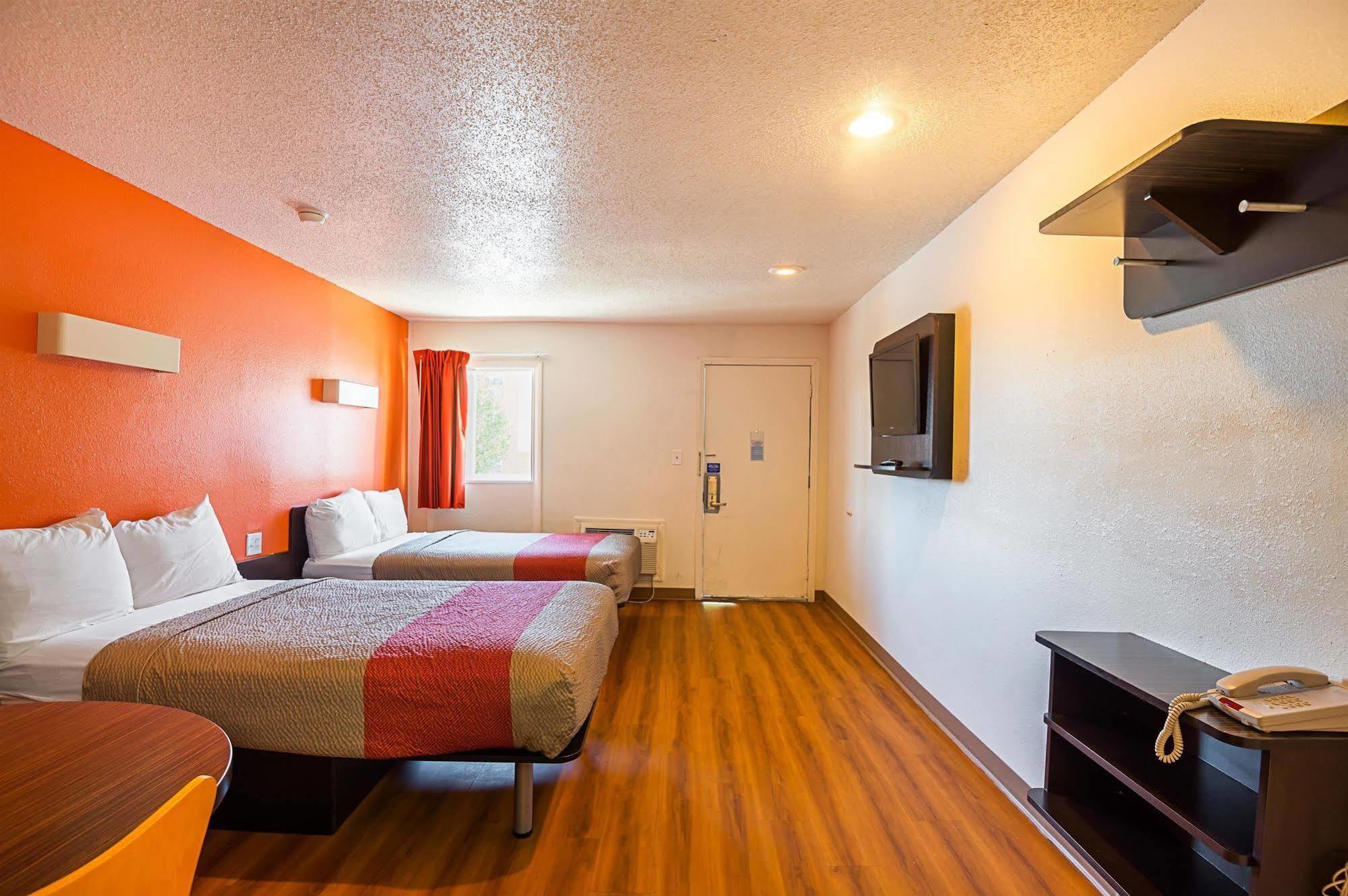 Motel 6-Blue Springs, Mo Ngoại thất bức ảnh