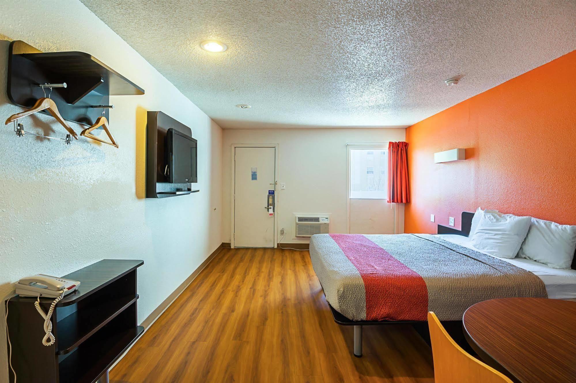 Motel 6-Blue Springs, Mo Ngoại thất bức ảnh