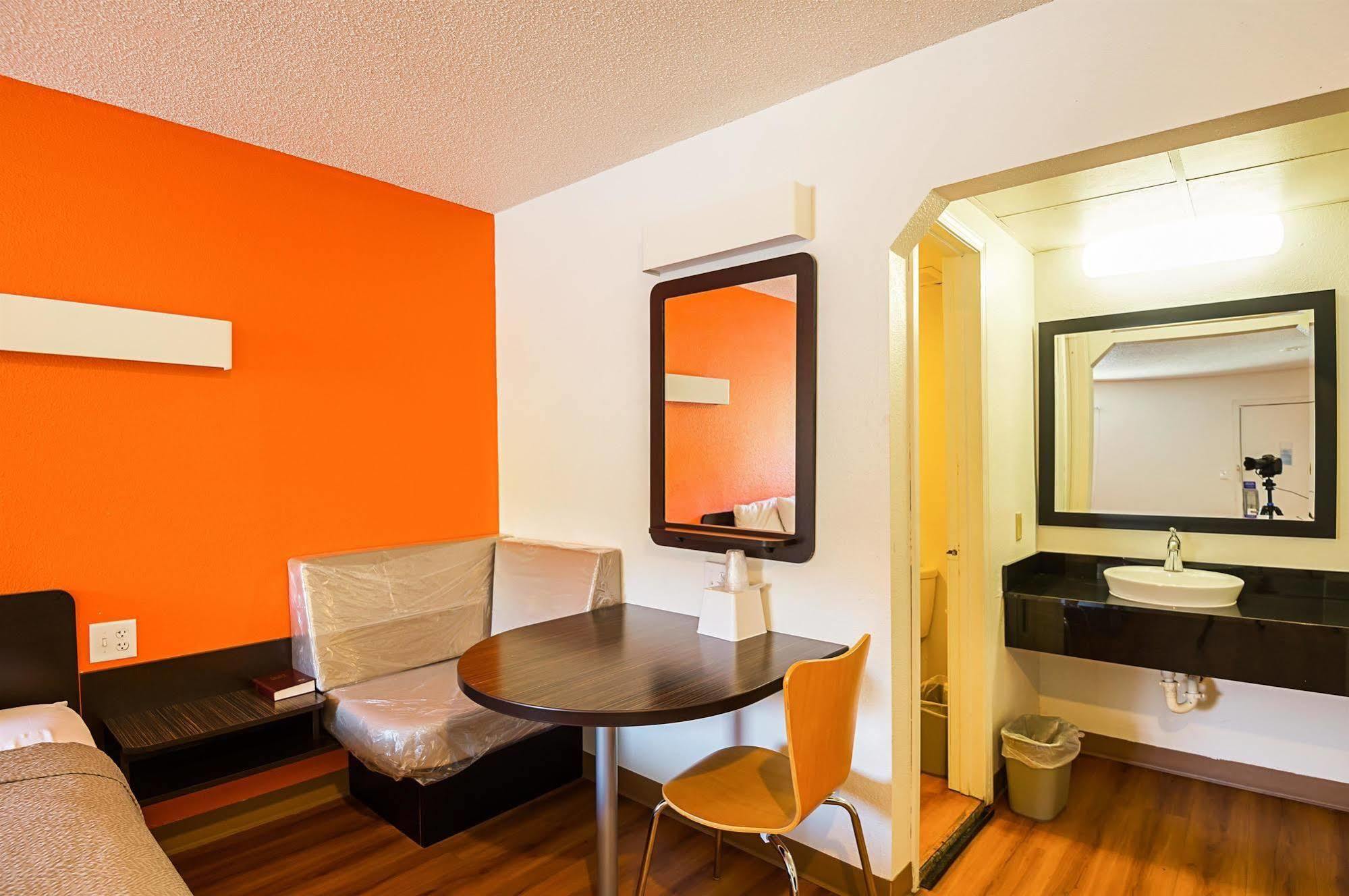 Motel 6-Blue Springs, Mo Ngoại thất bức ảnh
